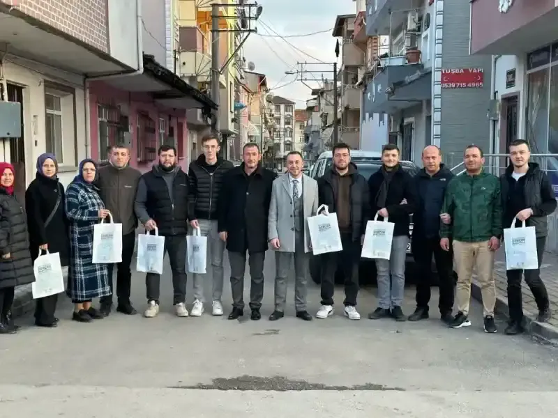 AK Parti tüm kadrolarıyla İzmit’i arşınlıyor