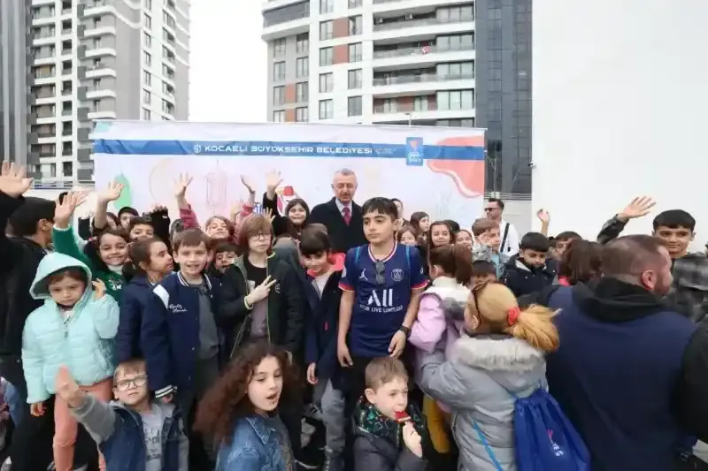 Başkan çocukların Ramazan şenliğine katıldı