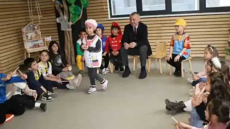Başkan çocukların Ramazan şenliğine katıldı