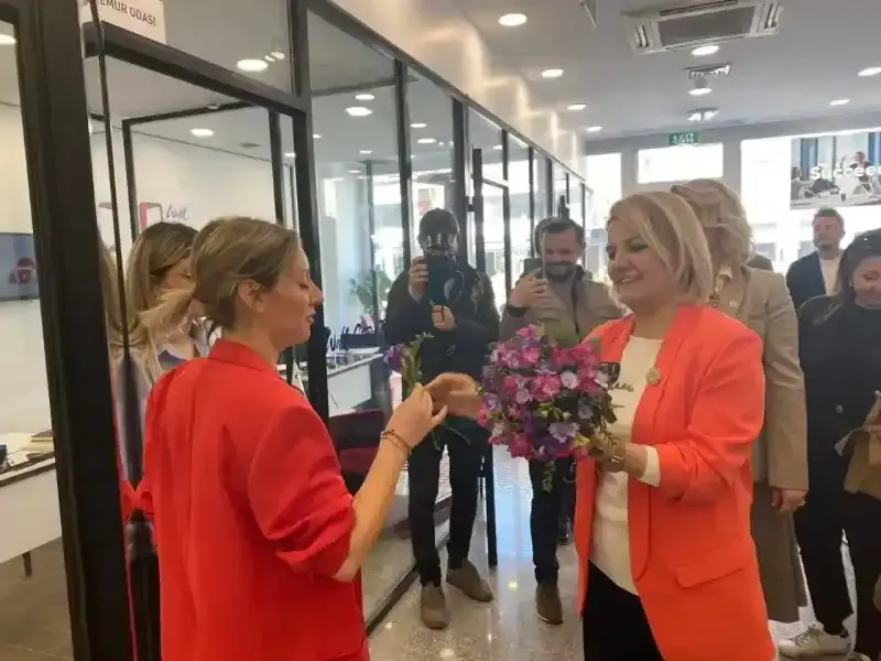 Hürriyet: Esnaflarımızın her zaman yanındayız