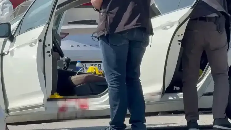 Öldürdüğü husumetlisinin başında bekledi