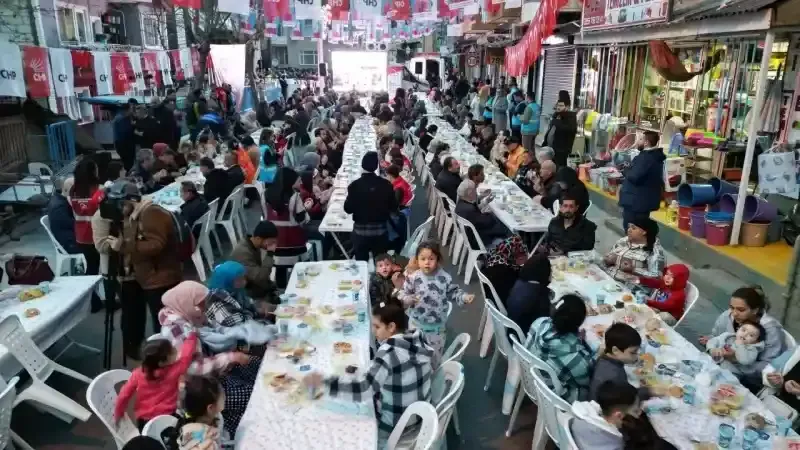 İzmit Belediyesi gönül bağları kurmaya devam ediyor