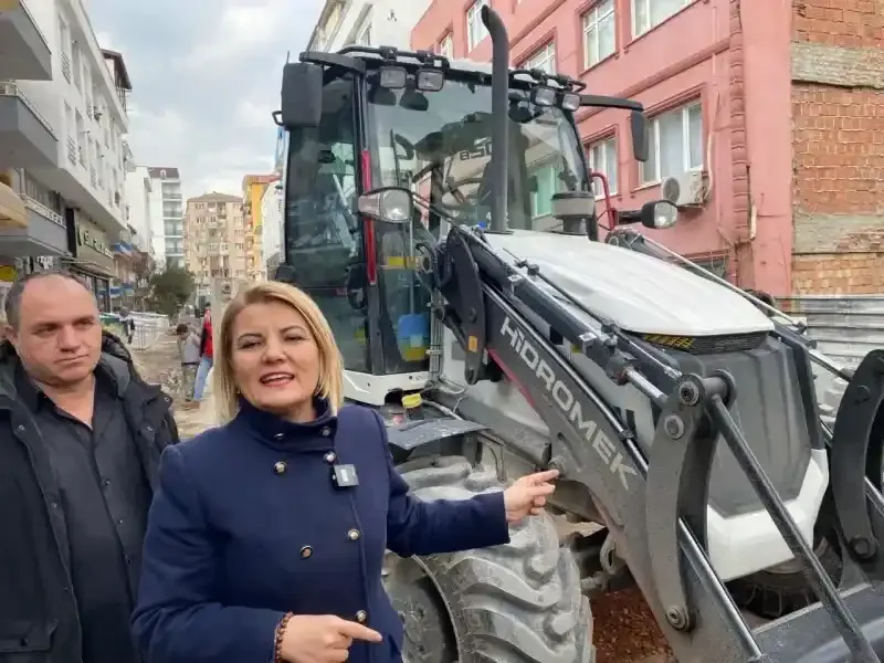 Hürriyet: 20 yıldır uğramadığınız sokaklarda çizmelerle şov yapmaya gerek yok!