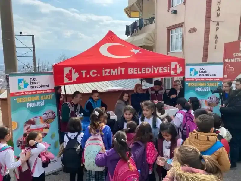 Hürriyet: hiçbir çocuğumuzu ayırt etmeden ücretsiz beslenme desteği vermeye çalışıyoruz