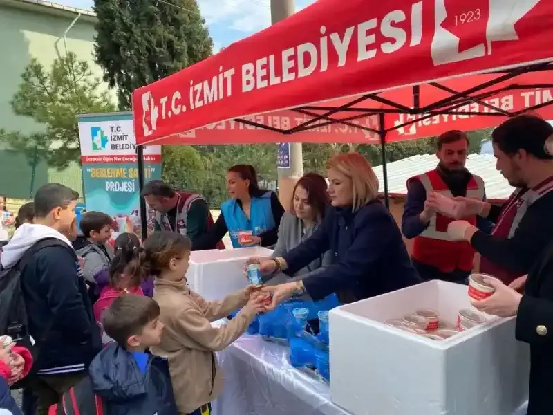 Hürriyet: hiçbir çocuğumuzu ayırt etmeden ücretsiz beslenme desteği vermeye çalışıyoruz