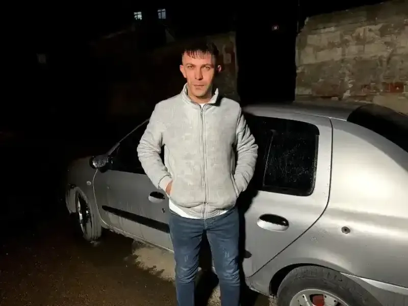 Park halindeki otomobil böyle kurşunlandı