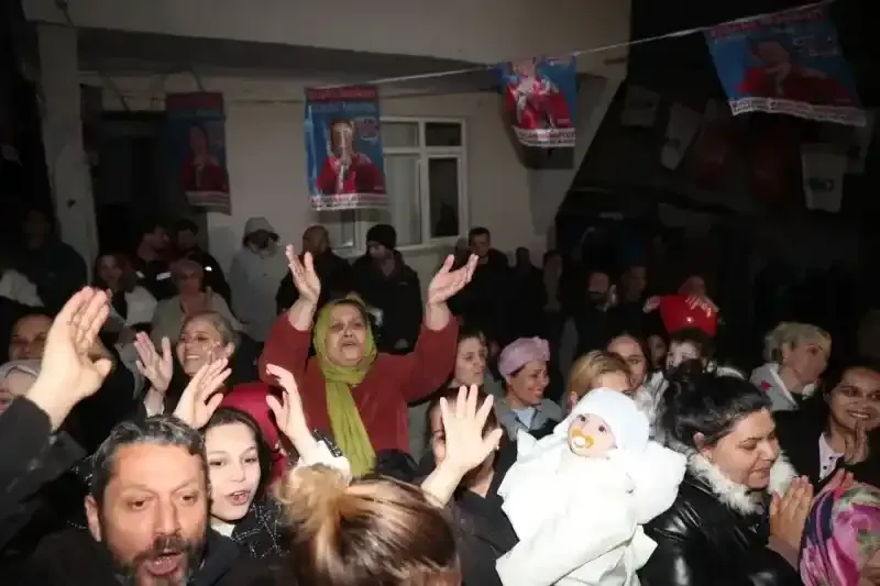 Başkan Hürriyet’e Kozluk’ta sevgi seli