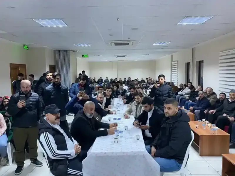 Topçular Mahallesi sakinlerinden Hürriyet’e doğum günü sürprizi 