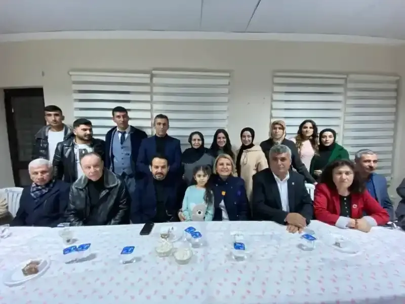 Topçular Mahallesi sakinlerinden Hürriyet’e doğum günü sürprizi 