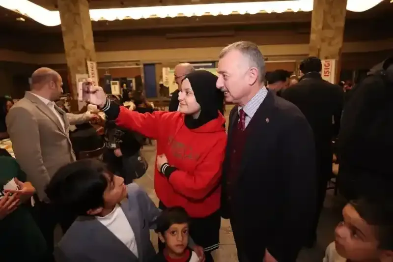 Yavuz ve Büyükakın, yetimlerle iftarda buluştu