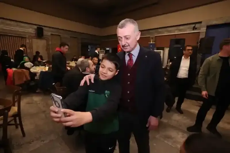 Yavuz ve Büyükakın, yetimlerle iftarda buluştu