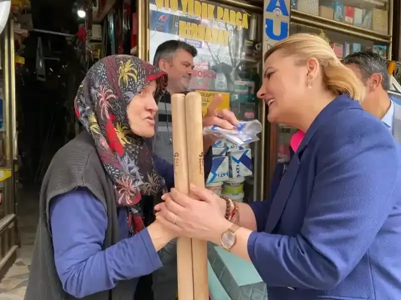 Başkan Hürriyet, Şirinevler bölge esnafını ziyaret etti