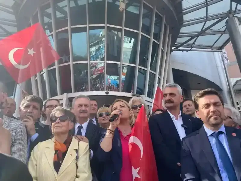 Hürriyet: ‘Hiç şüphemiz yok kazanacağız’ dedi zafer kutlamasına davet etti