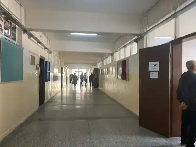 İzmit’te vatandaşlar sandığa gitmeye başladı