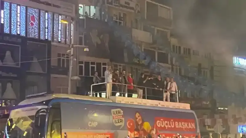 Hürriyet Belsa’ya giriş yaptı: Kalabalık coştu!