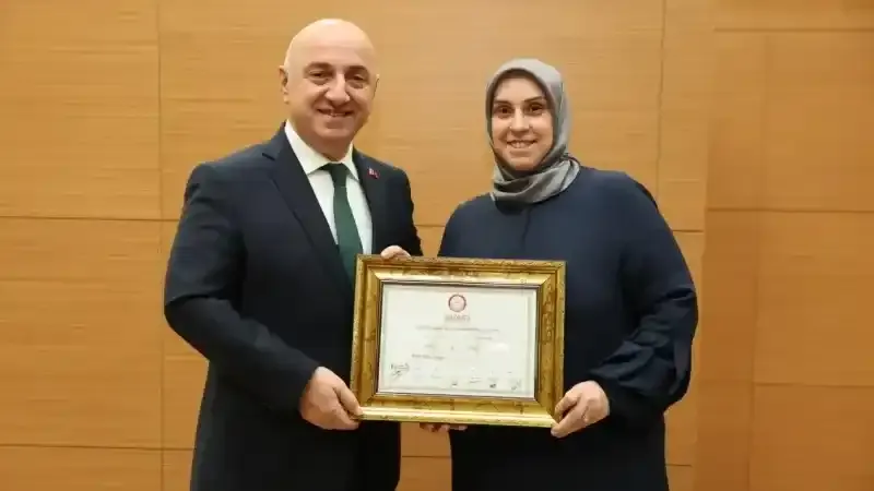 Başkan Bıyık, mazbatasını aldı