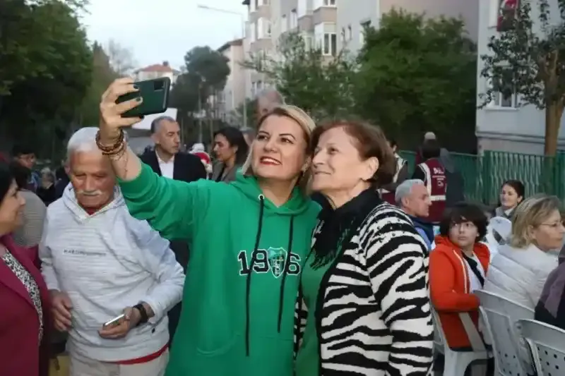 Şirintepelilerden Hürriyet’e sevgi seli “Birlikte daha mutlu ve gülümseyen günlerimiz olacak”