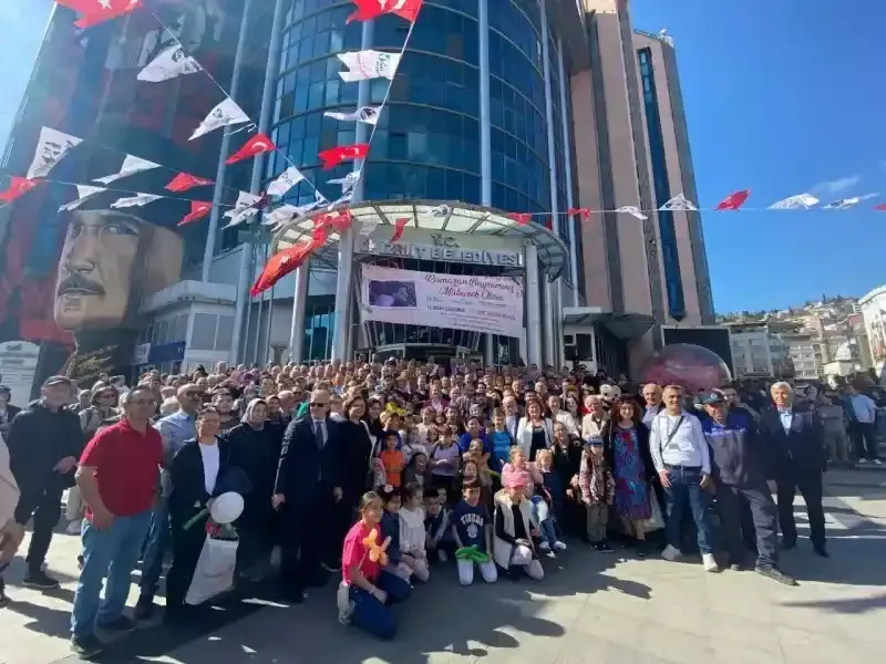 İzmit Belediyesi halkla bayramlaştı!