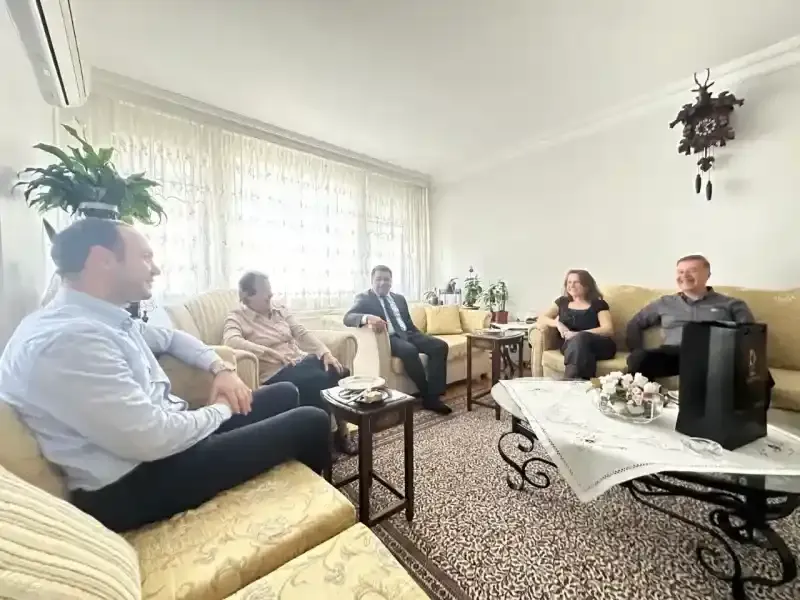 İzmit Belediyesi, şehit ailelerini Ramazan Bayramı’nda da unutmadı