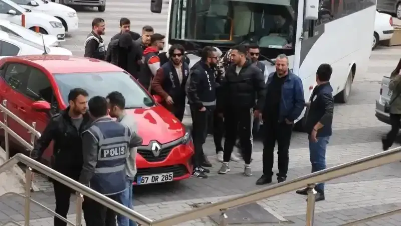 Mide bulandıran olay: Üniversiteli gence tahta kaşıkla cinsel saldırı, işkence ve şantaj!