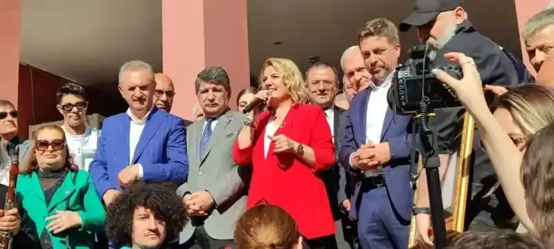 Hürriyet mazbatasını coşkuyla aldı! 