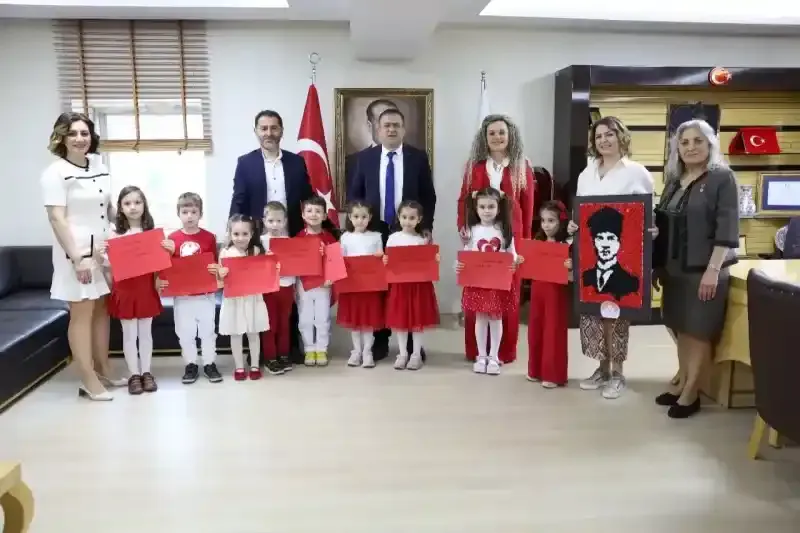 Başkan Gökçe 23 Nisan coşkusunu çocuklarla paylaştı