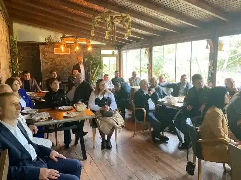 Kamil Şirin'den seçim ekibine teşekkür yemeği