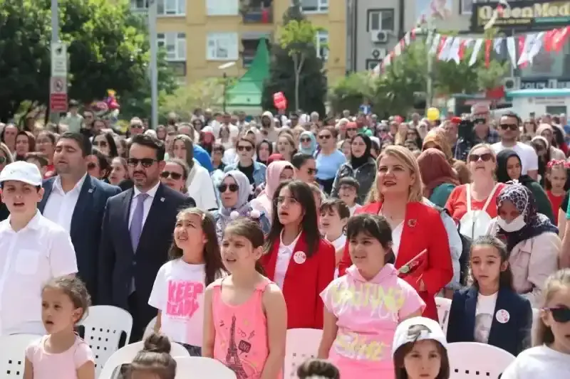 Hürriyet: 23 Nisan’ı kutlarken değerlerimizi gelecek nesillere aktarmalıyız 