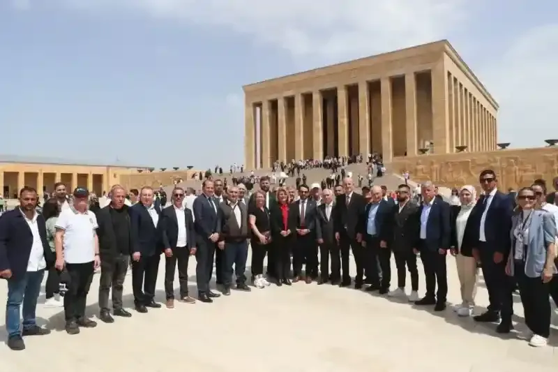 Hürriyet, Anıtkabir’i ziyaret etti