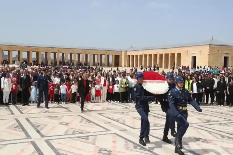 Hürriyet, Anıtkabir’i ziyaret etti