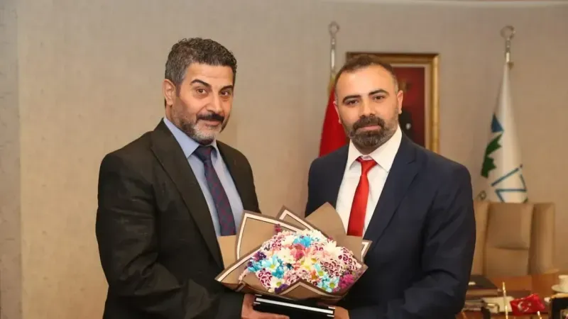 İzmit Belediyesi müdürlüklerinde devir teslim töreni yapıldı