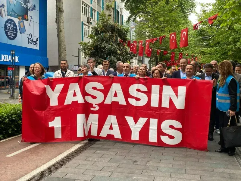 Kocaeli'de 1 Mayıs coşkusu: işçi ve emekçiler için yürüdüler!