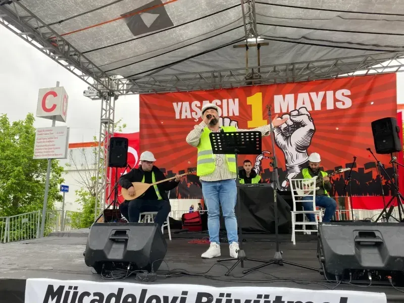 İzmit, işçilerin gününü coşkuyla kutladı