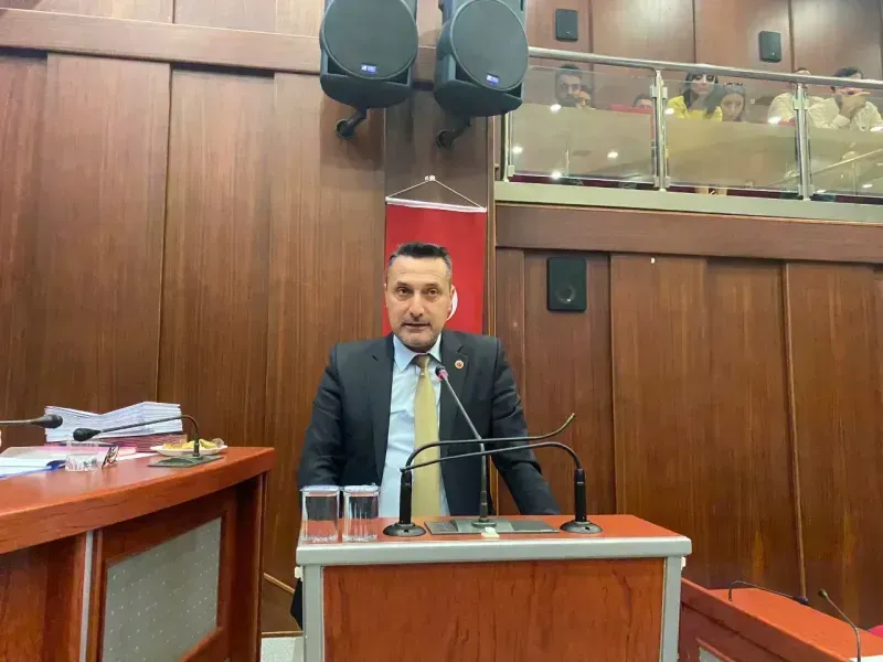 Kenarda dursun diye 170 milyonluk kredi çekecek!