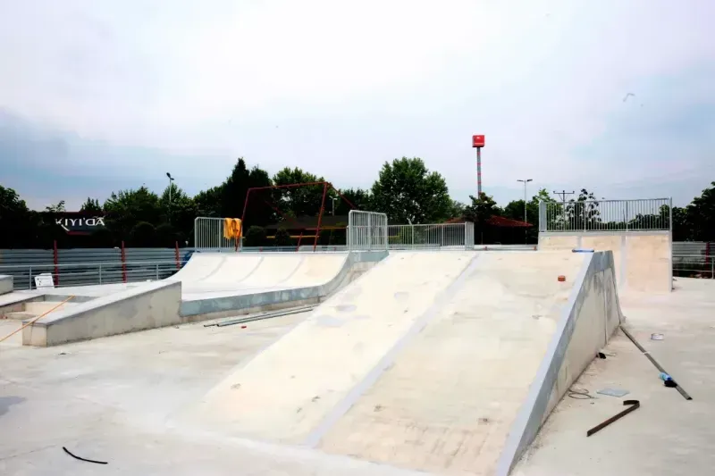 Büyükşehir'den Gölcük sahiline skate park