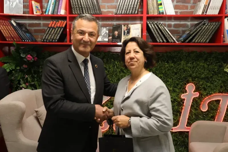 İzmit Belediyesi, Anneler Günü’nde kadın muhtarları unutmadı