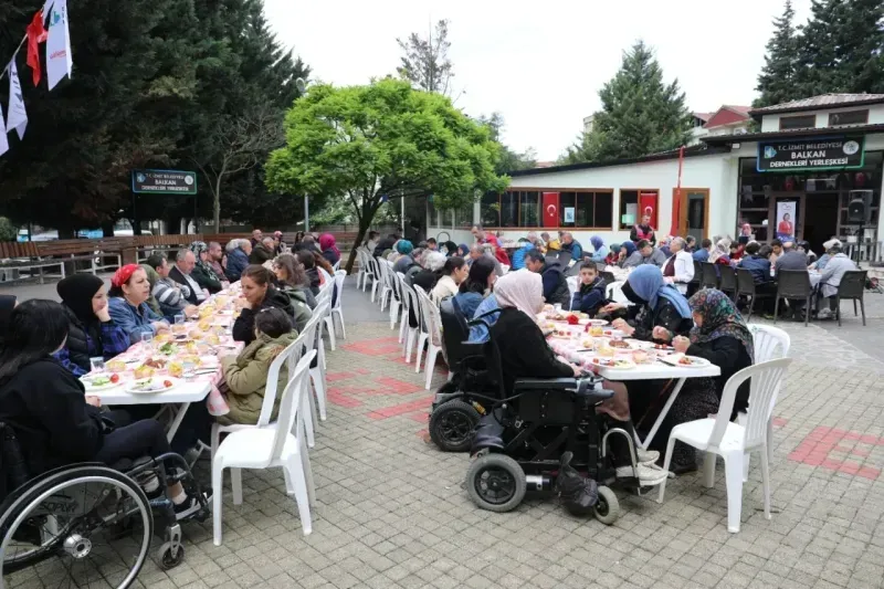 İzmit Belediyesi, engelli bireyler ve aileleriyle kahvaltıda buluştu