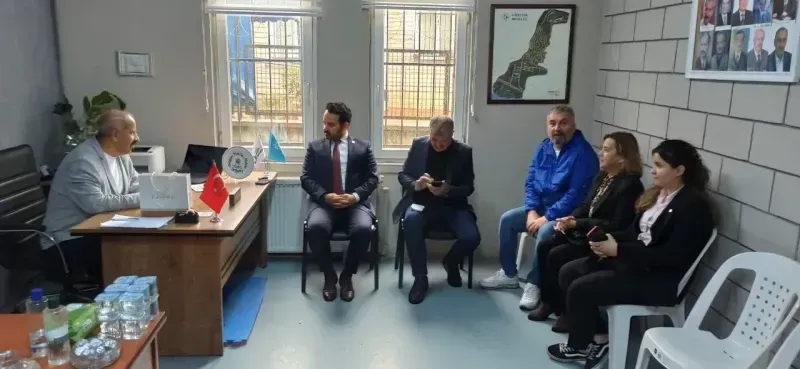 CHP İzmit’ten yeni muhtarlarla ilk temas