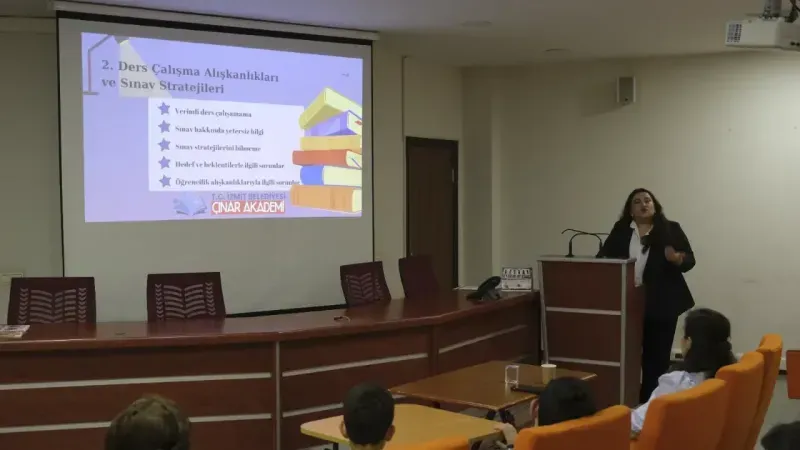 Çınar Akademi’den öğrenci ve velilere ‘Sınav Kaygısı’ semineri