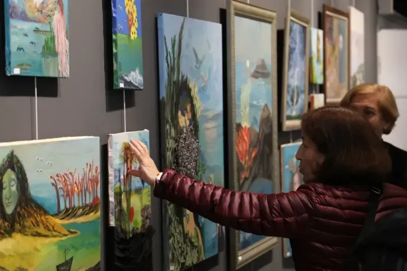  “Kadının Gücü” resim sergisi Nikomedia Sanat Galerisi’nde sanatseverlerle buluştu