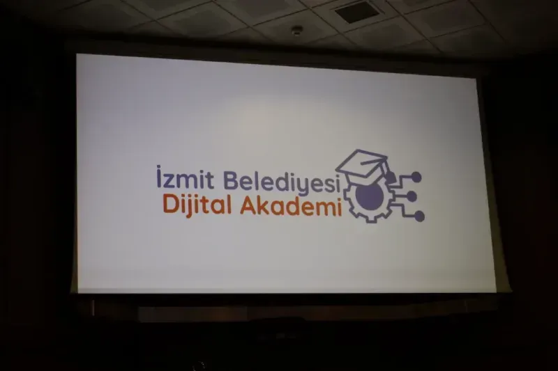 İzmit Belediyesi Dijital Akademi eğitimlere başladı