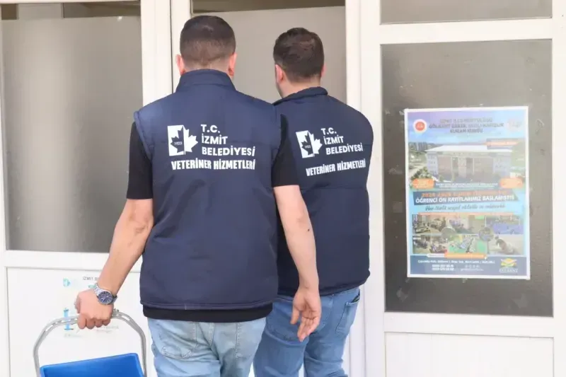 İzmit Belediyesi ibadethaneleri pırıl pırıl yapmaya devam ediyor