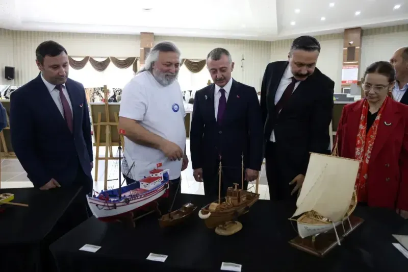 KO-MEK Gölcük ve Derince ilçe sergileri açıldı
