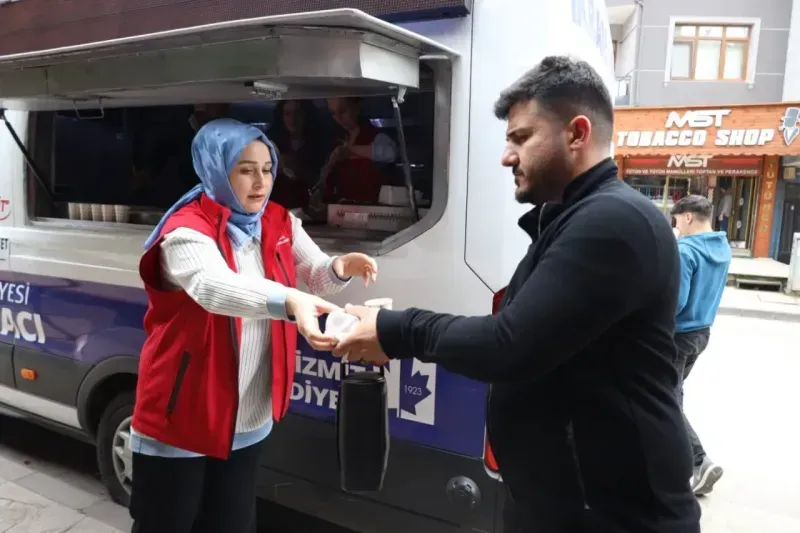 İzmit Belediyesi camii cemaati ile buluşmaya devam ediyor