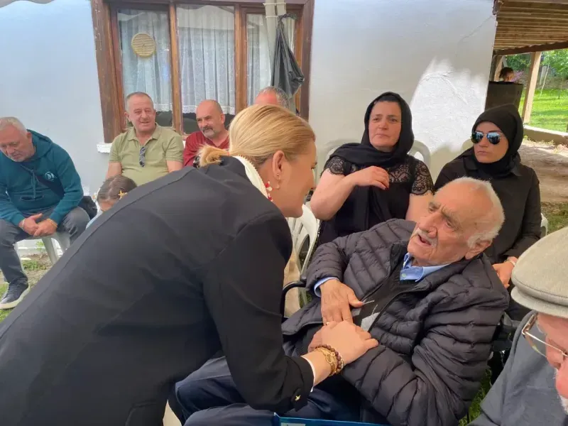 Hürriyet Haydar Akar’ı acı gününde yalnız bırakmadı