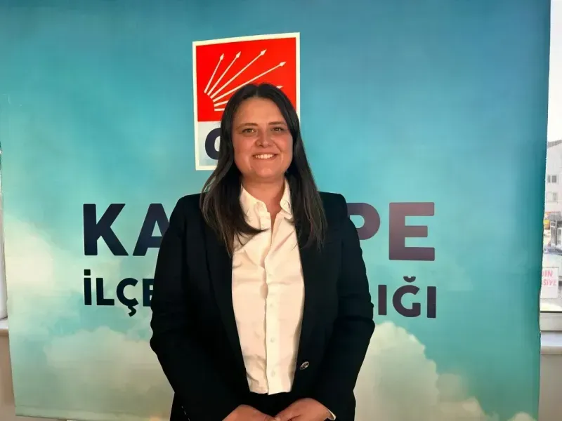 CHP Kartepe Kadın Kolları'nda Münevver Arslan seçilmiş başkan