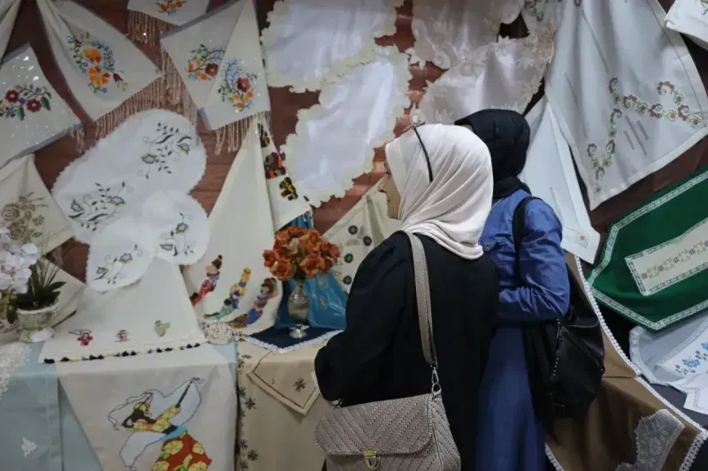 İZMEK El Sanatları Sergisi Akmeşe’de Açıldı
