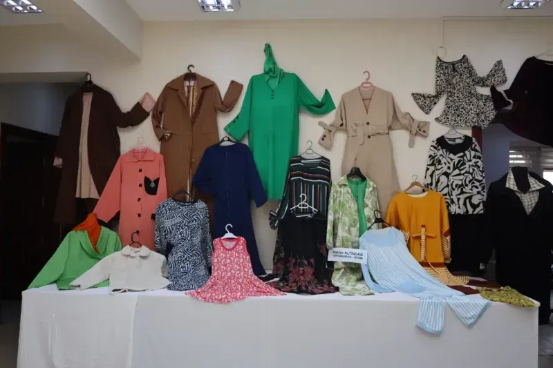 İZMEK El Sanatları Sergisi Akmeşe’de Açıldı