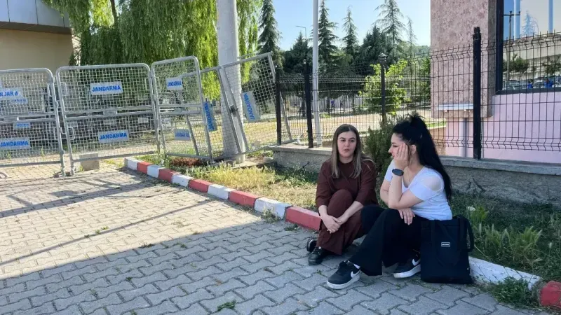 Cezaevinde Nikah Kıyan Tutuklu Polis: Eşinin Umut Dolu Bekleyişi