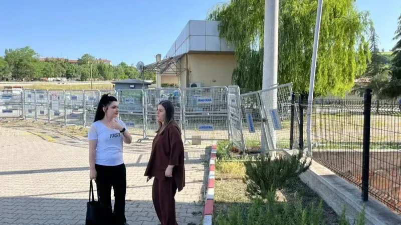 Cezaevinde Nikah Kıyan Tutuklu Polis: Eşinin Umut Dolu Bekleyişi